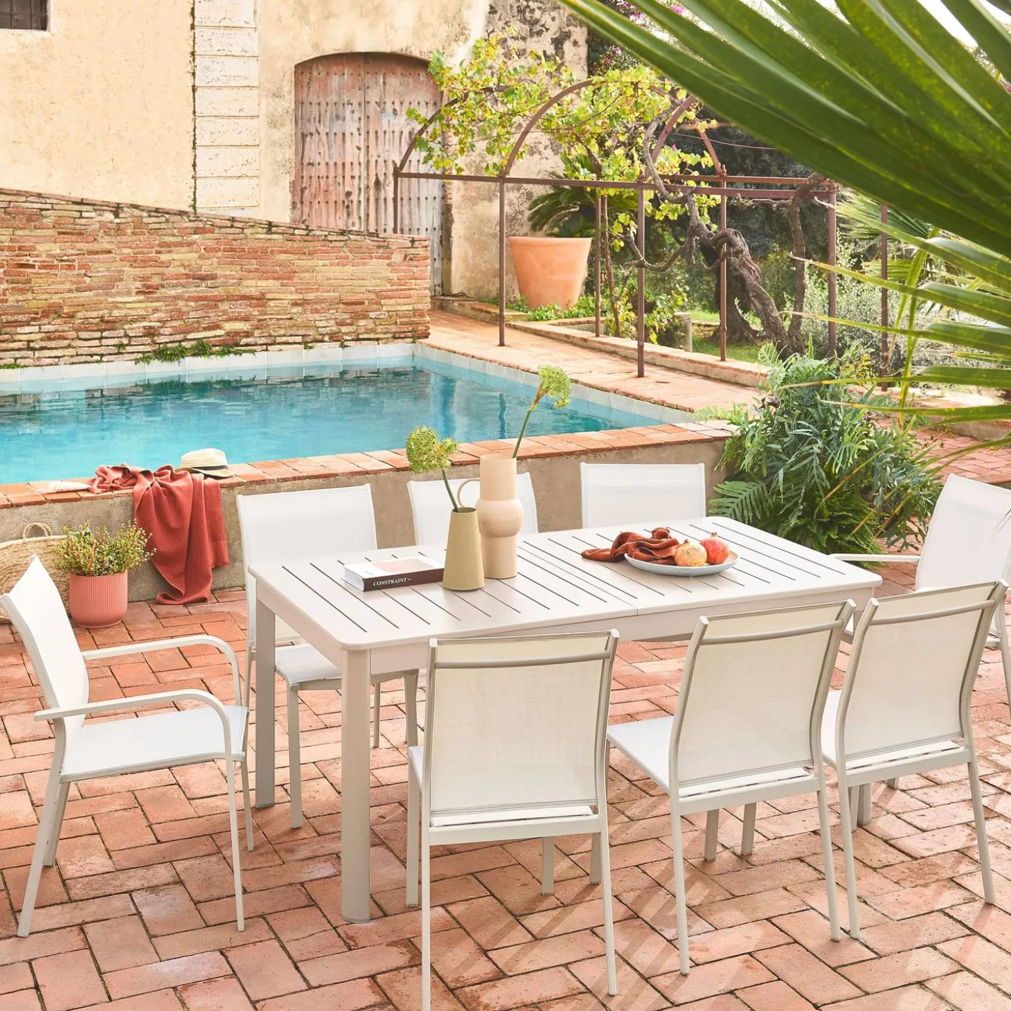 Ausziehbarer Gartentisch, 6 Stühle, 2 Sessel aus Aluminium und Textilene