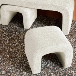 Bank und Satzhocker Bouclé