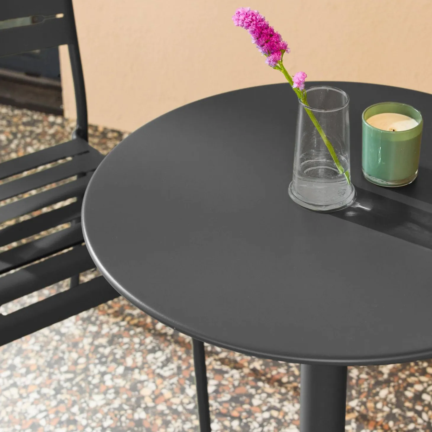 Bistro-Gartentisch rund aus Stahl + 2 Stühle