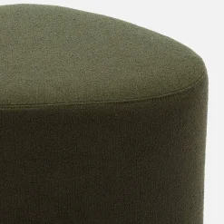 Hocker in Kieselsteinform mit Stoffbezug