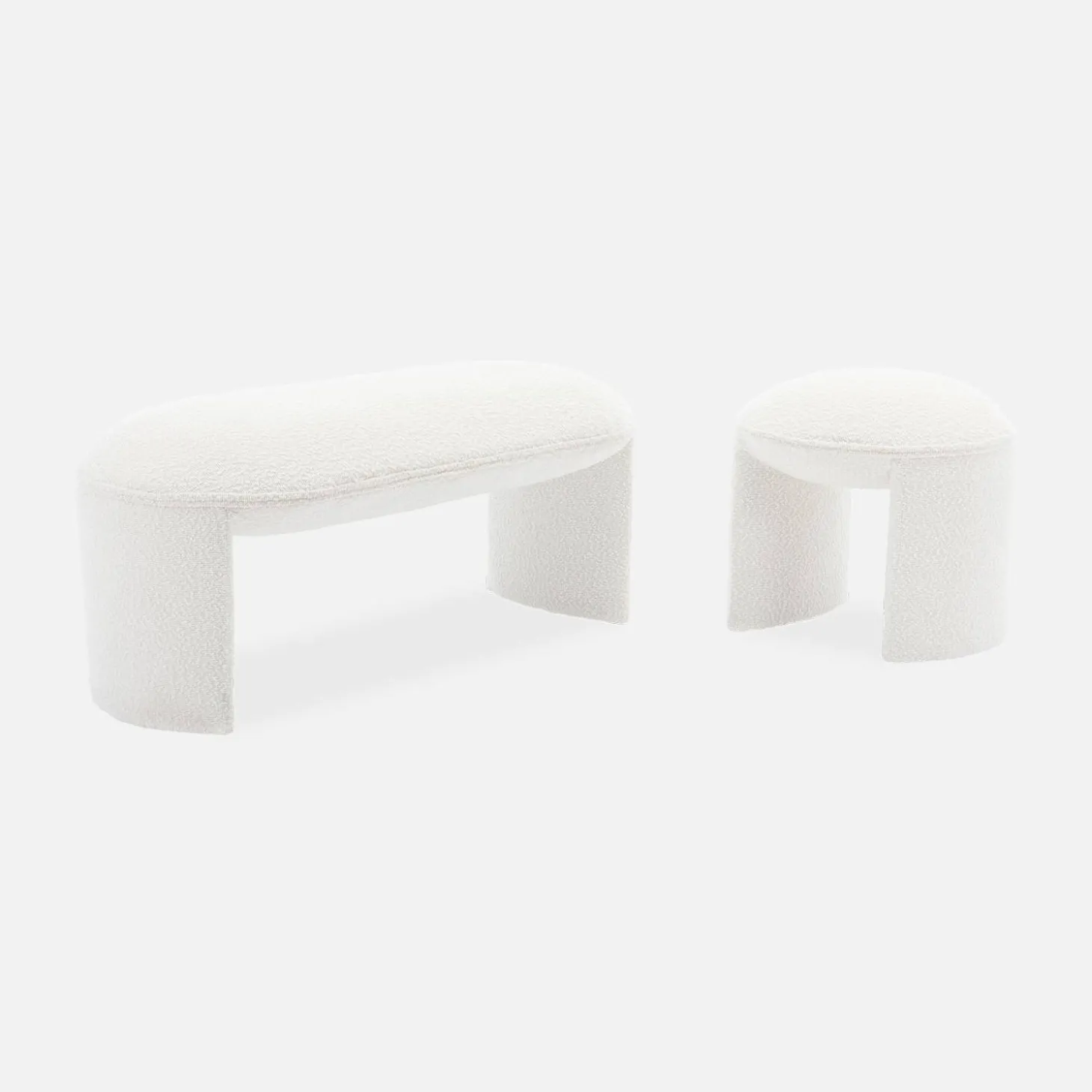 Hocker mit Bezug aus strukturiertem Bouclé