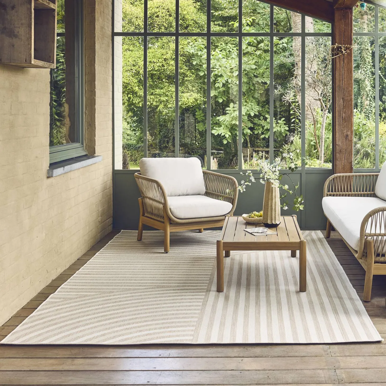 Indoor / Outdoor Teppich mit Bogenmuster beige, 100% recyceltes Polyester