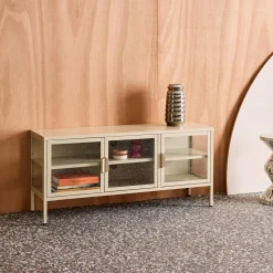 Industrielles TV-Möbel aus Metall und gehärtetem Glas mit 3 Türen, 120 cm
