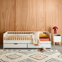 Kinderbett 90 x 190 cm aus naturbelassenem Kiefernholz mit Lattenrost und Schubladen