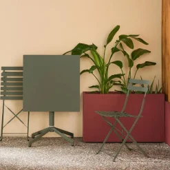 Klappbarer Bistro-Gartentisch aus Stahl + 2 Stühle