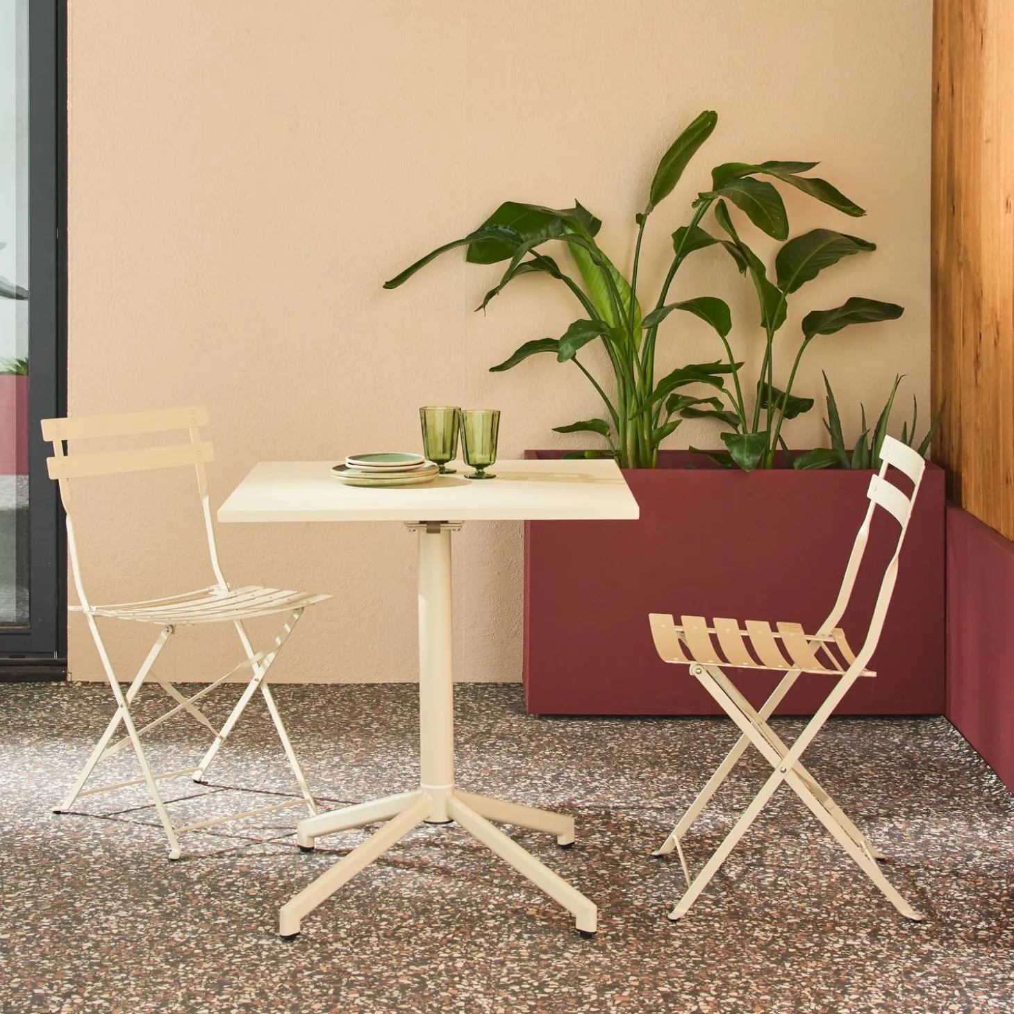 Klappbarer Bistro-Gartentisch aus Stahl + 2 Stühle