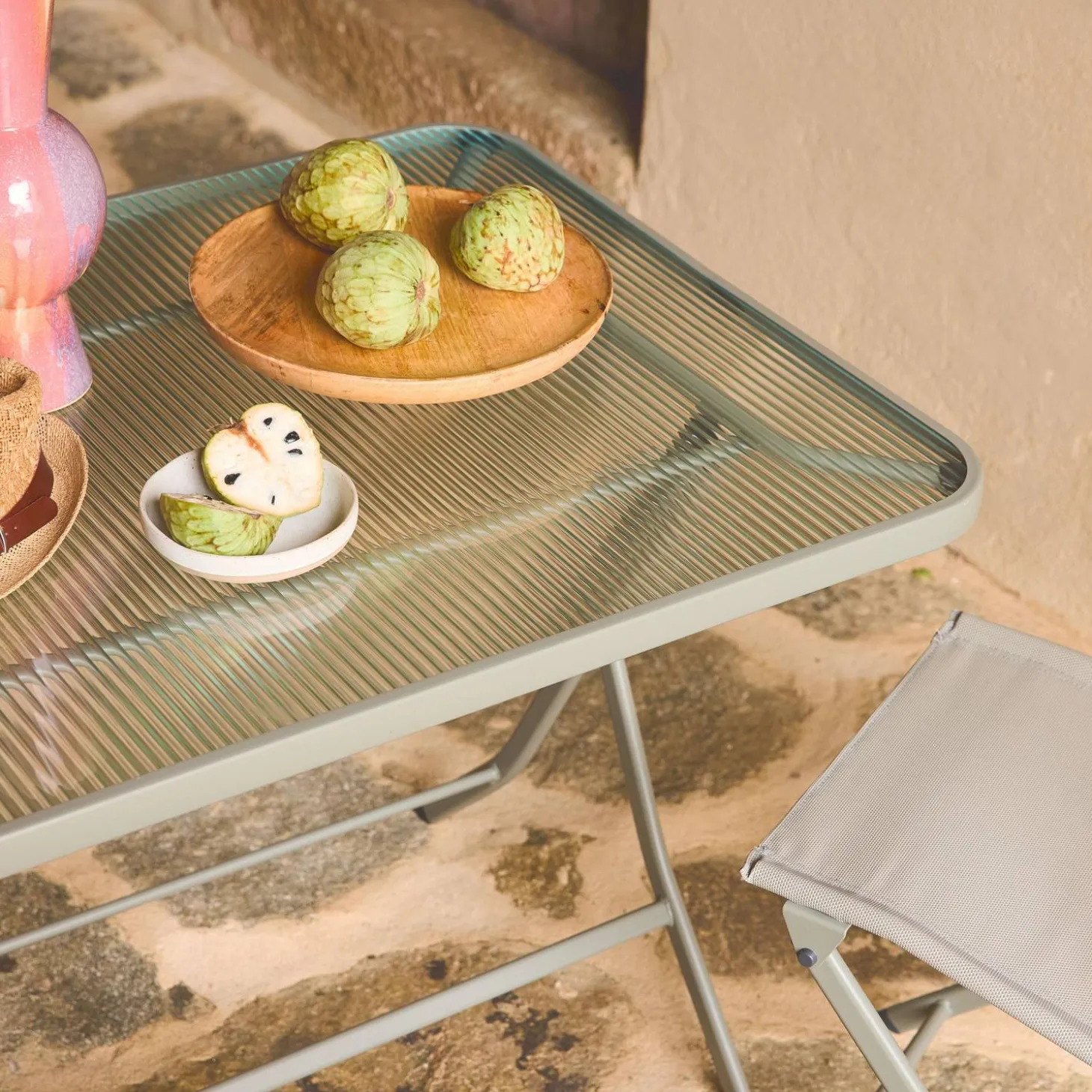 Klappbarer Gartentisch aus Stahl + 4 Stühle