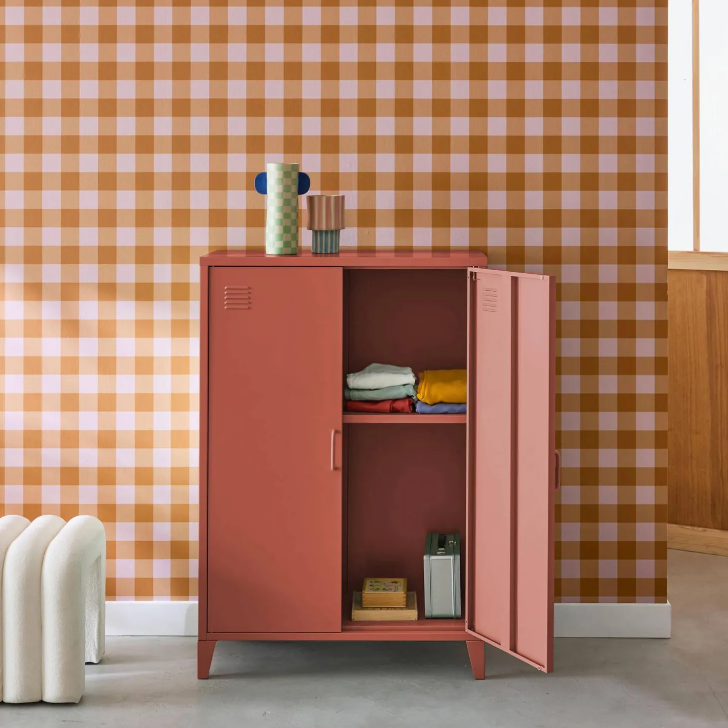 Kommode/Schrank im industriellen Stil aus Metall mit 2 Türen