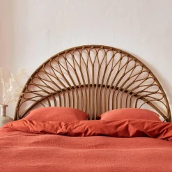 Kopfteil aus dunklem Rattan