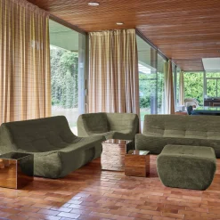 Modulares Ecksofa für 7 Personen mit Cordbezug und Hocker