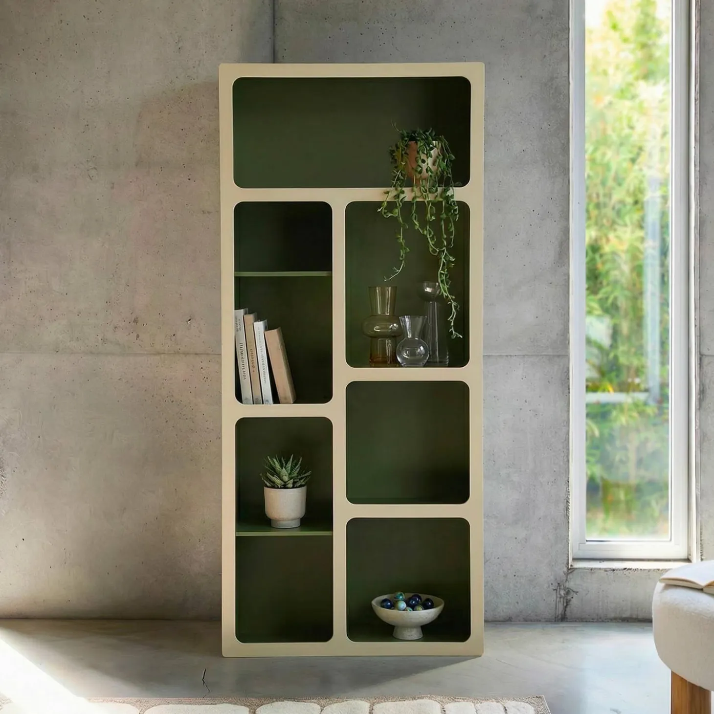 Organisches Bücherregal mit zweifarbigem Holzdekor, 8 Fächer