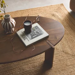 Ovaler Couchtisch aus Massivholz 120 cm