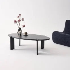 Ovaler Couchtisch aus Massivholz 120 cm