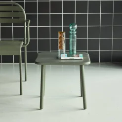 Quadratischer Couchtisch für den Garten aus Stahl