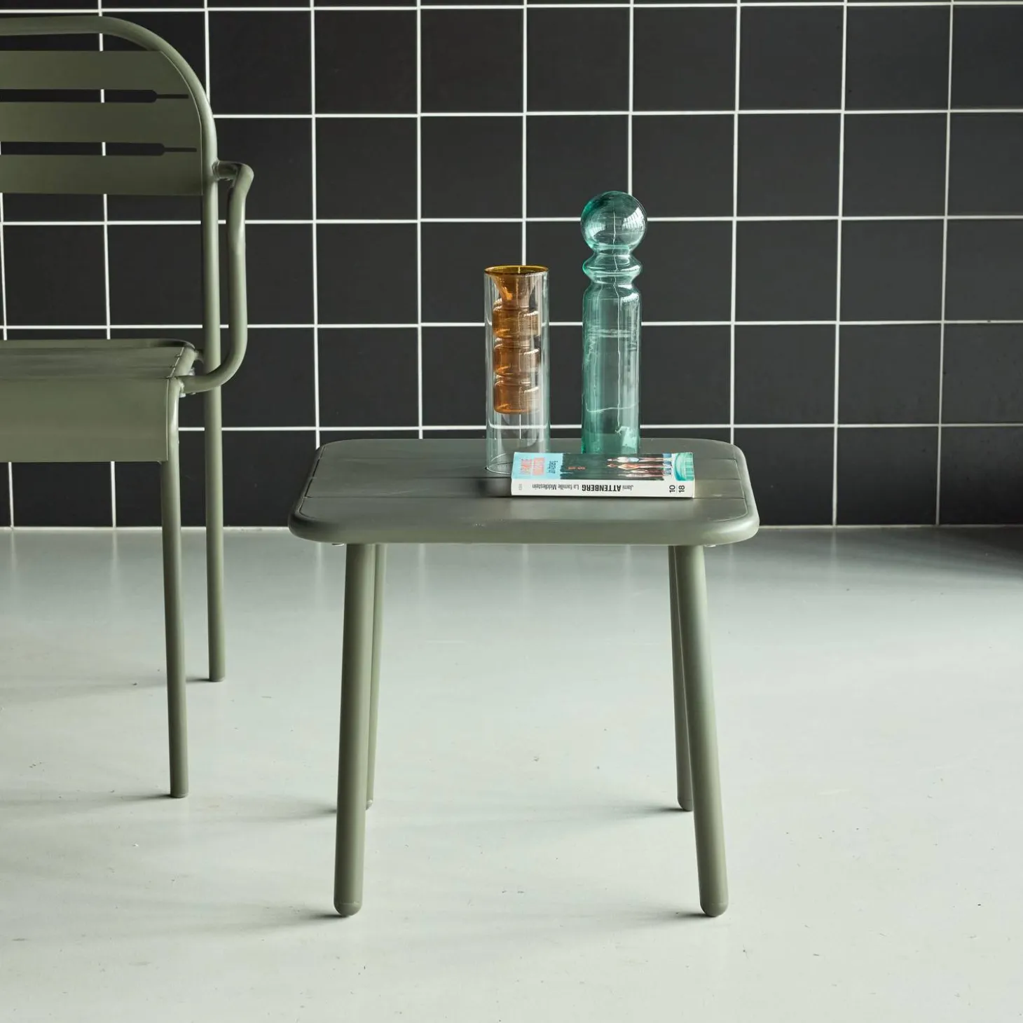 Quadratischer Couchtisch für den Garten aus Stahl