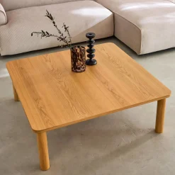 Quadratischer Couchtisch Heveaholz und Eichenfurnier