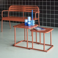 Quadratischer Satztisch für den Außenbereich aus Stahl