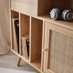 Schallplattenschrank mit Rattan-Geflecht und Holzdekor