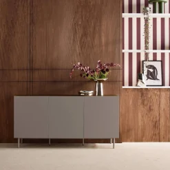 Sideboard aus Metall und Holzdekor, 3 Türen, B 150 cm