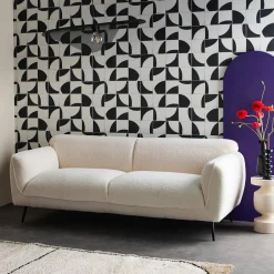 3-Sitzer-Sofa mit cremefarbenem Bouclé-Bezug und Metallbeinen