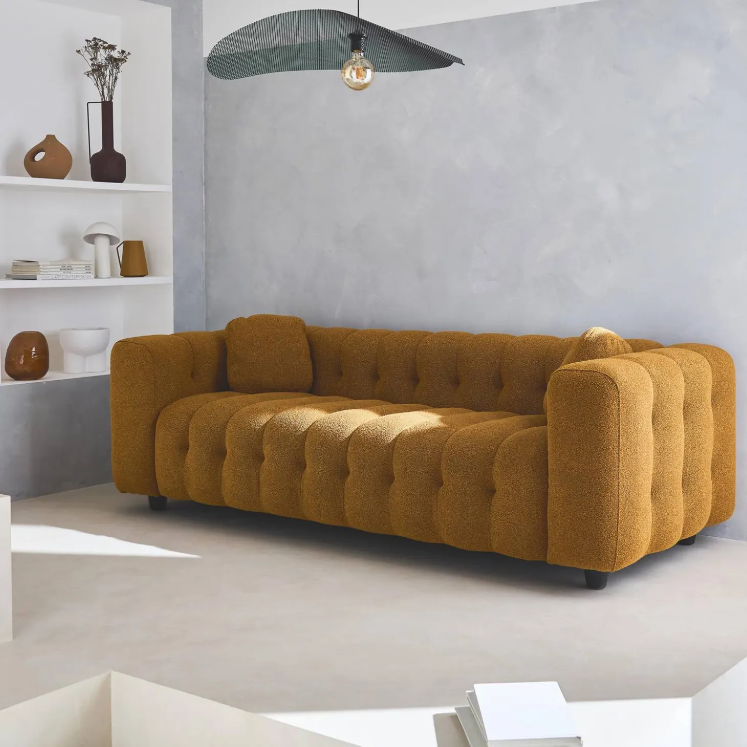 3-Sitzer-Sofa mit strukturiertem und kapitoniertem Bouclé-Bezug