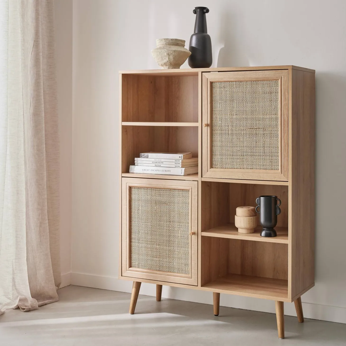Anrichte mit Rattan-Geflecht und Holzdekor, 4 Türen