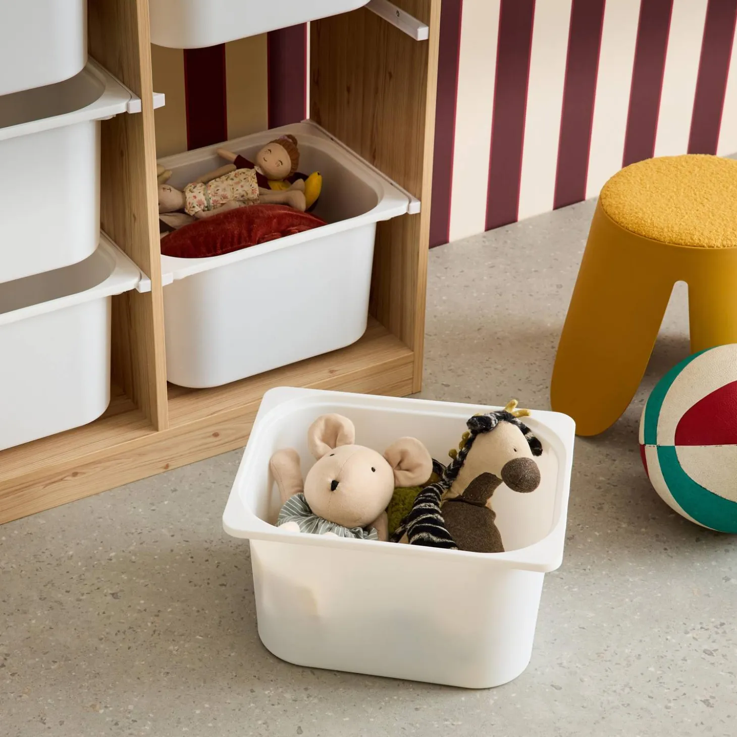 Aufbewahrungsmöbel für Kinder mit 6 Kunststoffbehältern