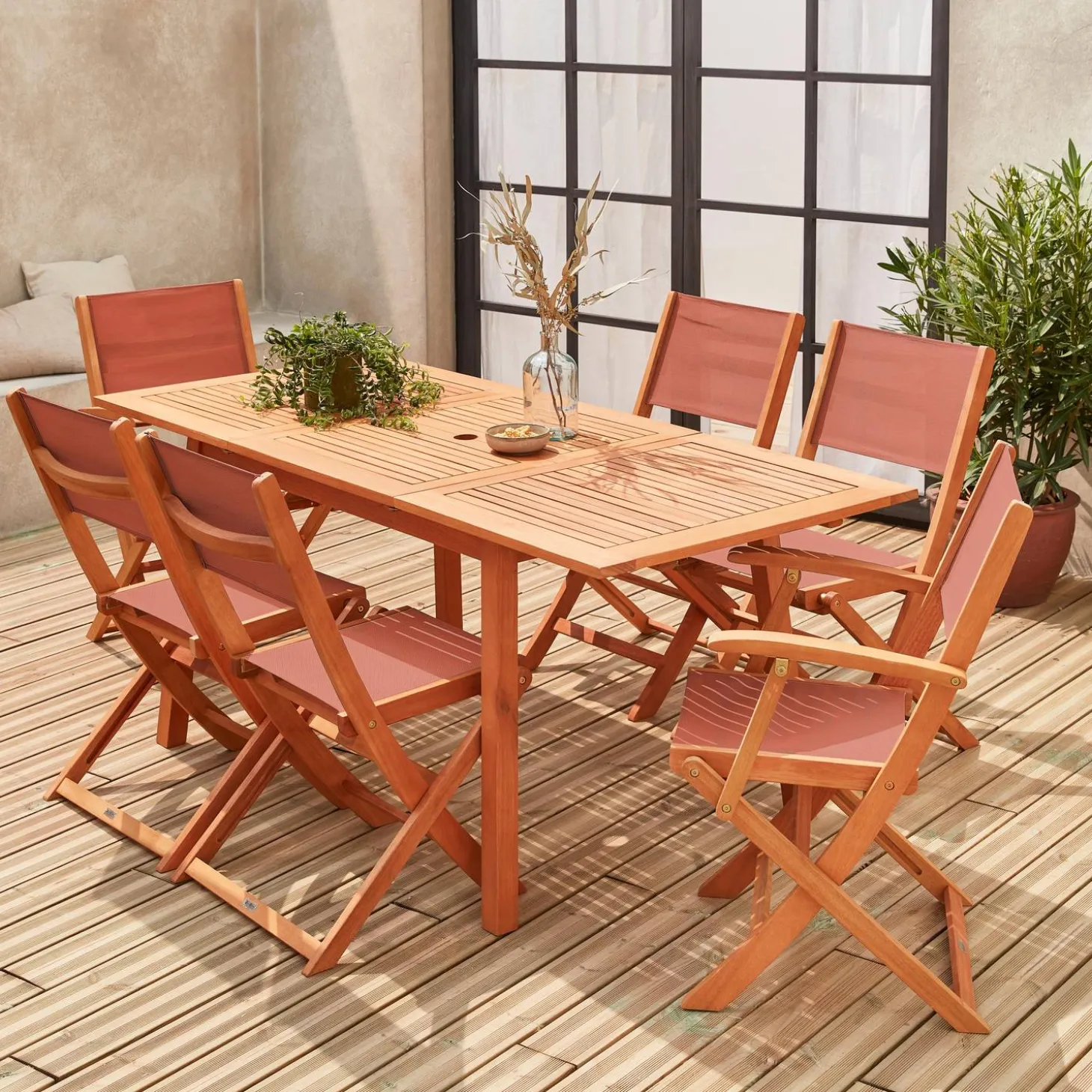 Ausziehbarer Gartentisch aus Holz , 6 Stühle