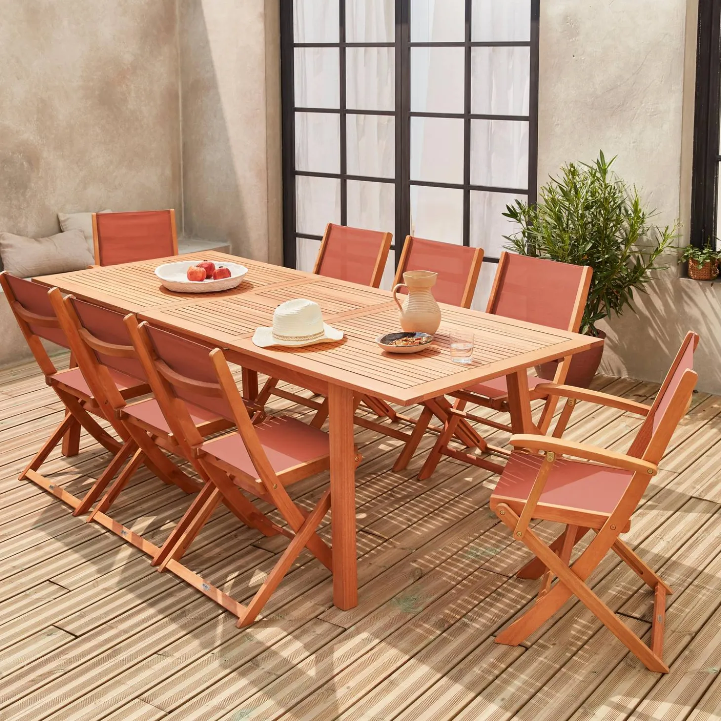 Ausziehbarer Gartentisch aus Holz, 8 Stühle
