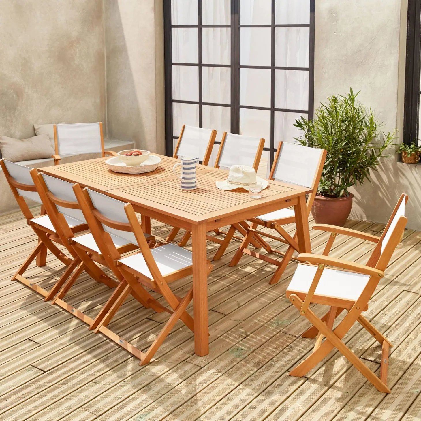 Ausziehbarer Gartentisch aus Holz, 8 Stühle
