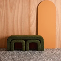 Bank und Satzhocker Bouclé