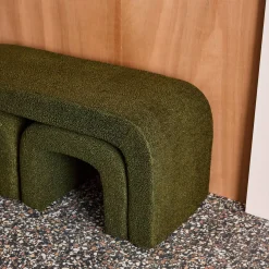 Bank und Satzhocker Bouclé