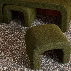 Bank und Satzhocker Bouclé