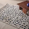 Beiger Teppich mit Leopardenmuster für den Innenbereich
