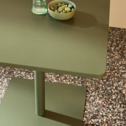 Bistro-Gartentisch quadratisch aus Stahl für 2 Personen