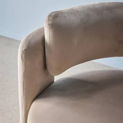 Dreibeiniger Sessel aus Samt