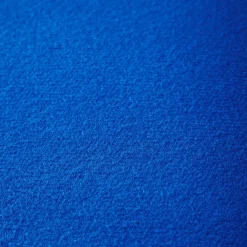 Dreibeiniger Sessel mit Stoffbezug Filzoptik