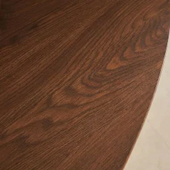 Dreieckiger Couchtisch mit verchromten Metallbeinen und Holzlook