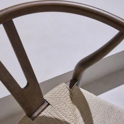 2er-Set Holzstühle mit Sitzfläche aus Seilbespannung