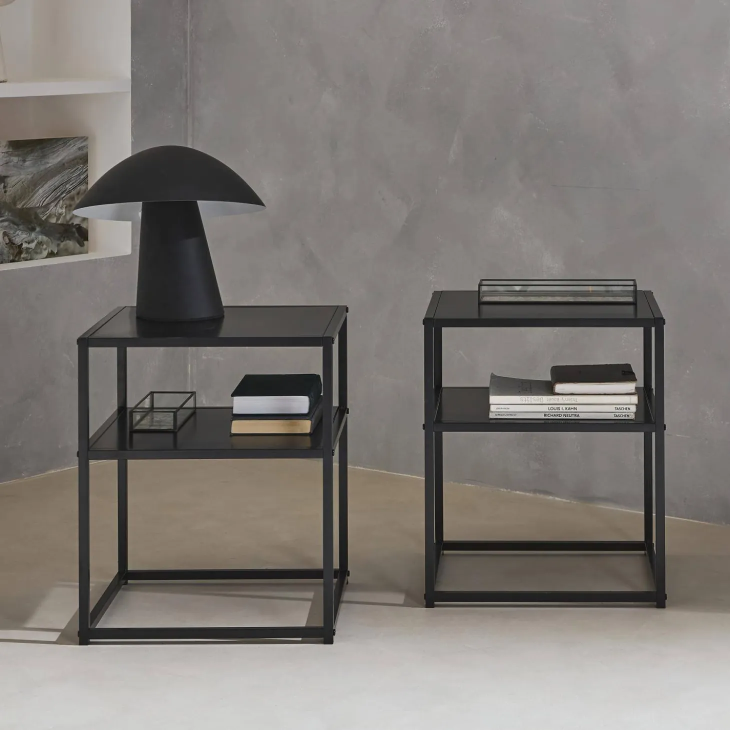 2er Set Nachttische aus schwarzem Metall mit Regal