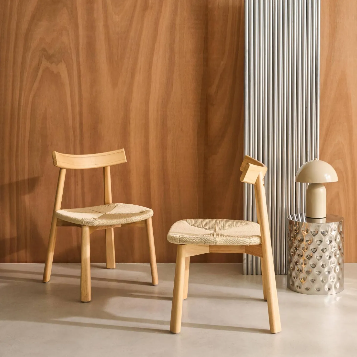 2er-Set skandinavische Stühle Heveaholz und Seilbespannung