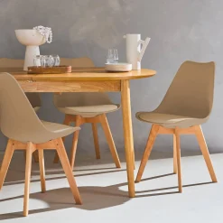 4er-Set skandinavische Stühle mit Holzbeinen