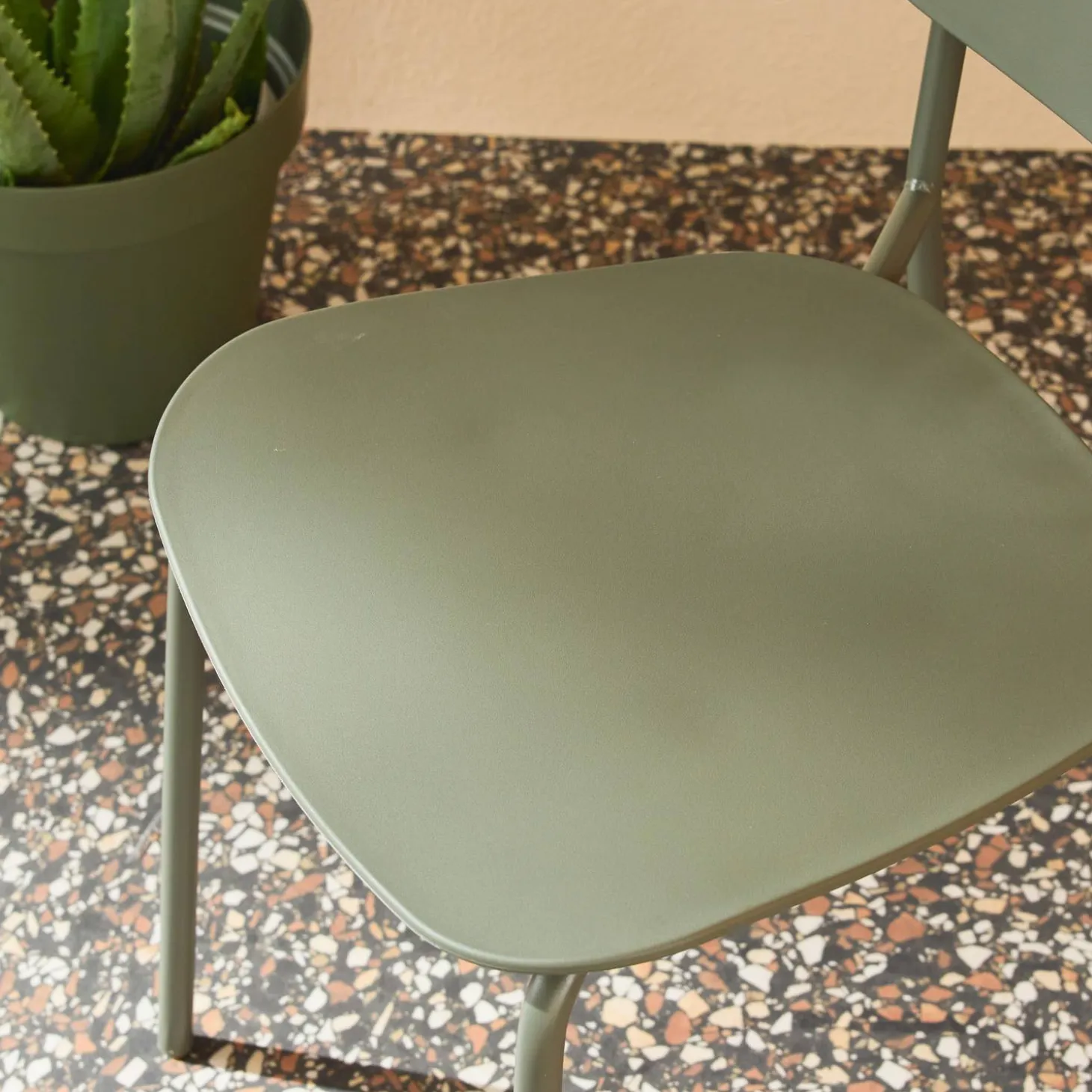 4er-Set stapelbare Gartenstühle aus Stahl und Kunststoff