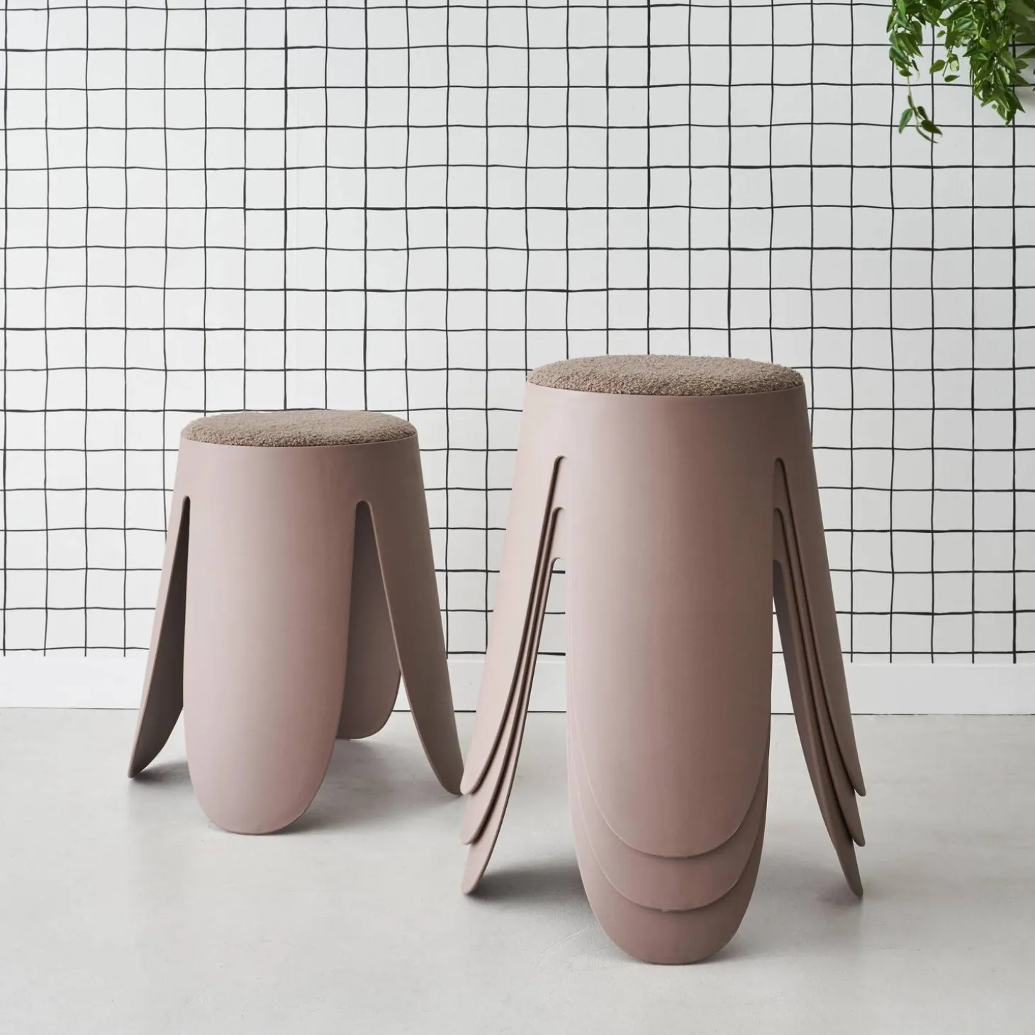 4er Set stapelbare Hocker, strukturierter Bouclébezug