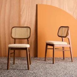 2er-Set Vintage-Stühle aus Heveaholz mit Rattan-Geflecht und Bouclé-Sitz