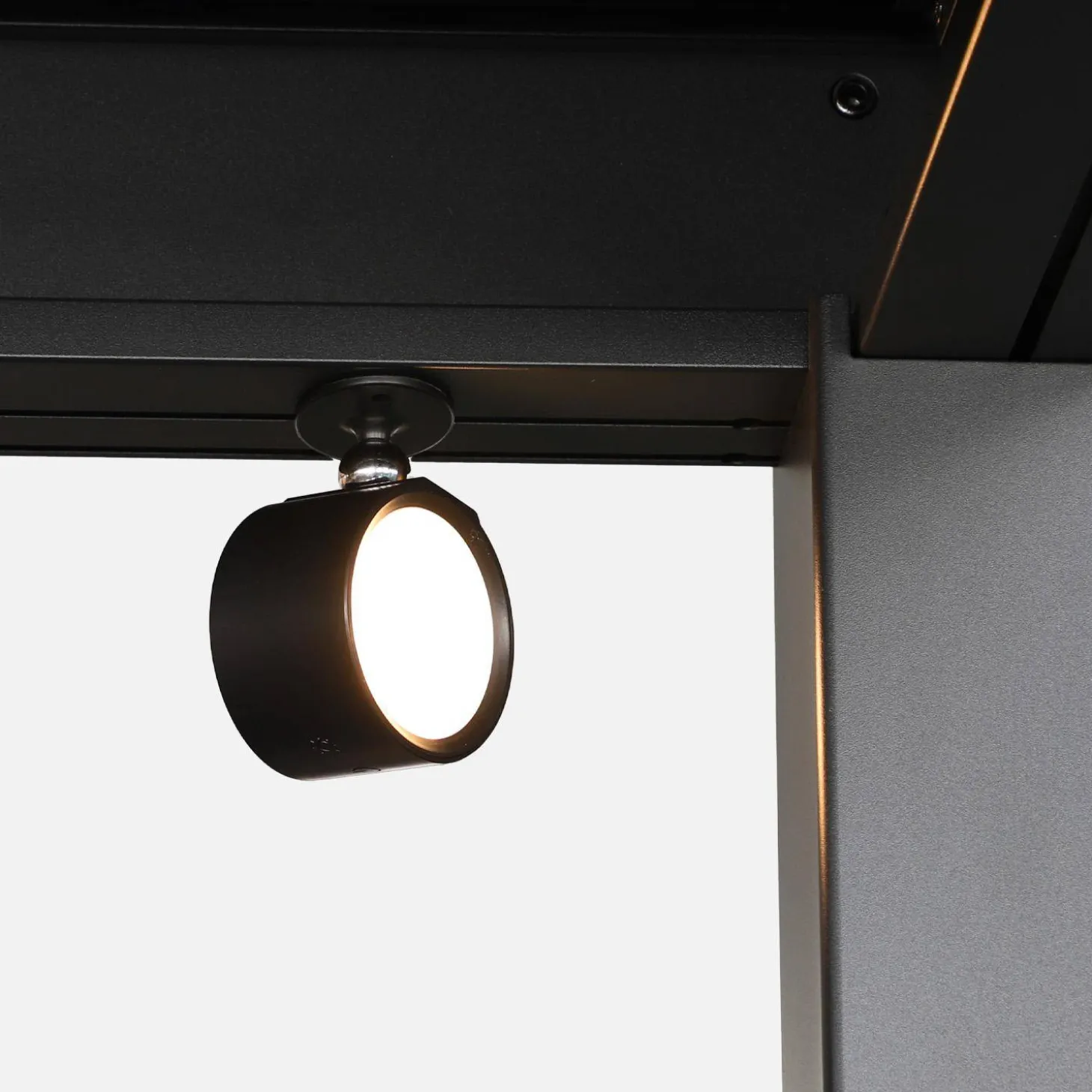 2er-Set wiederaufladbare Lampen für eine Pergola