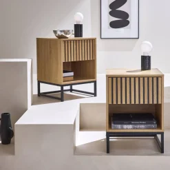 2er-Set zeitgenössische Nachttische mit geriffelter Holzoptik 1 Schublade