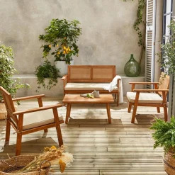Garten-Essgruppe aus Holz und Rattan, 4 Sessel