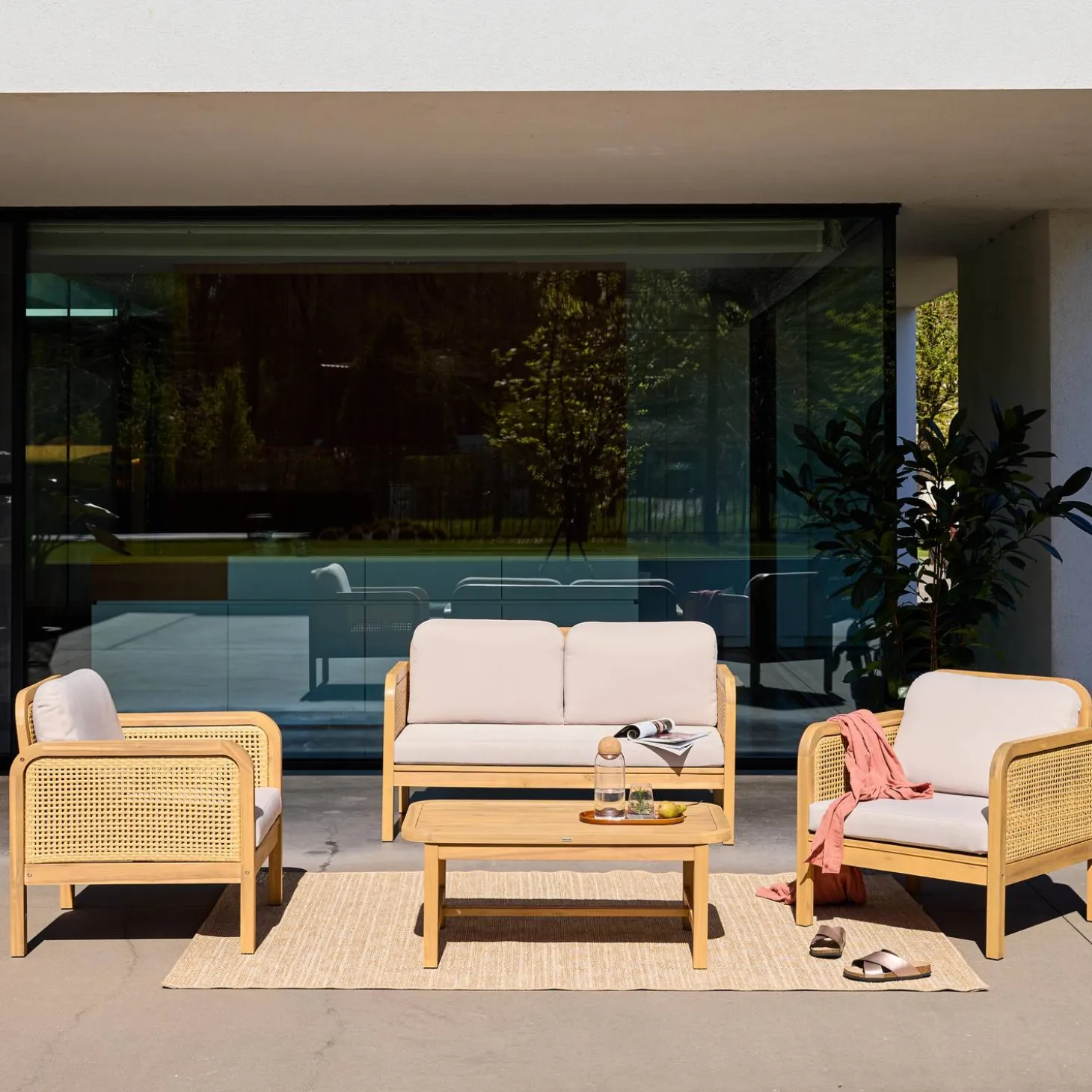 Gartenmöbelset aus Akazienholz und Rattan-Geflecht für 4 Personen