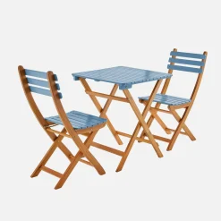 Gartentisch aus Akazienholz, 2 Klappstühle